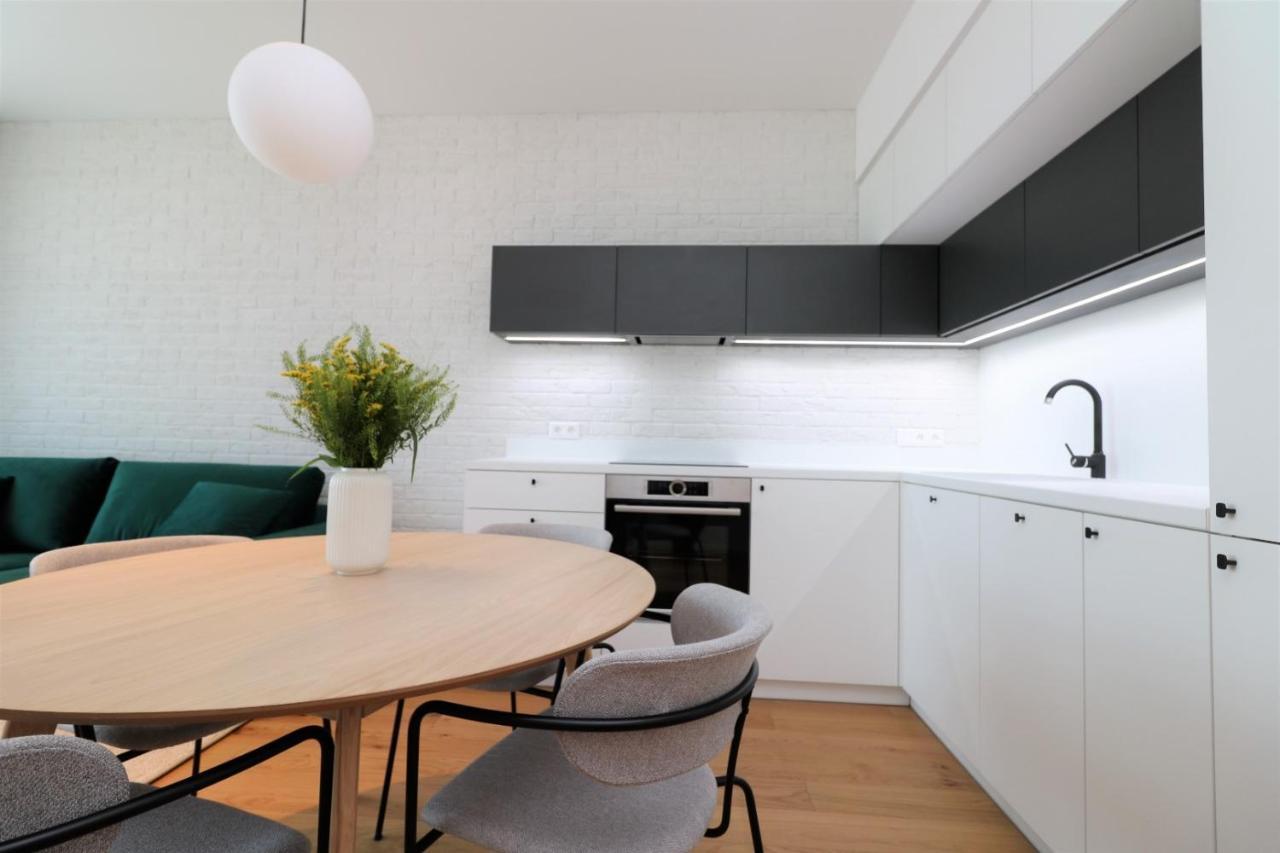 Sky Park New 1-Bedroom Apartment Братислава Екстериор снимка